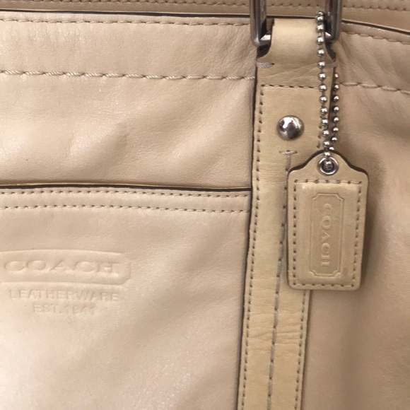 Coach Bag - Picture 4 of 17